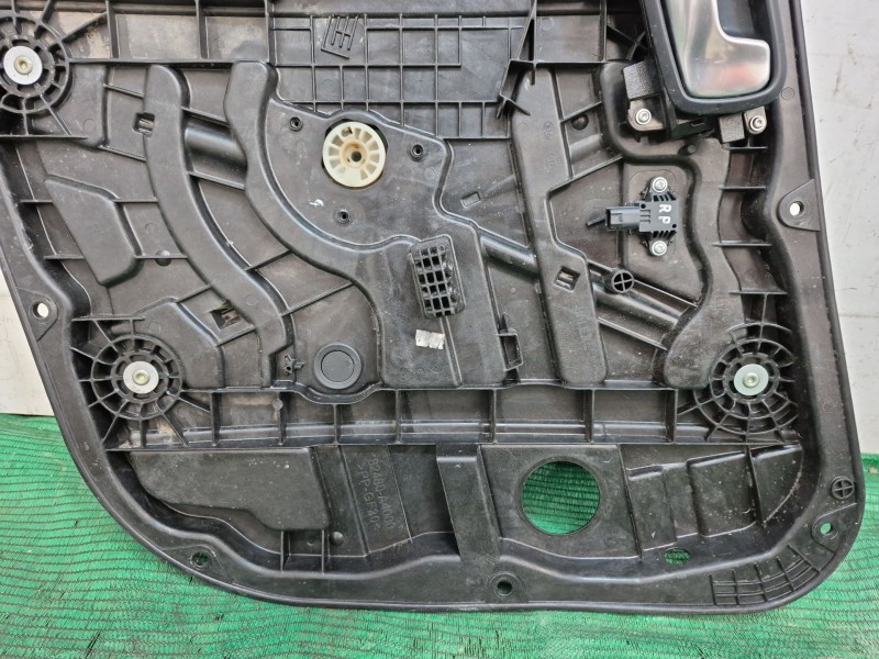 Recambio de elevalunas delantero derecho para kia carens iv 1.7 crdi referencia OEM IAM 82480A4000 82480A4000 82480A4000