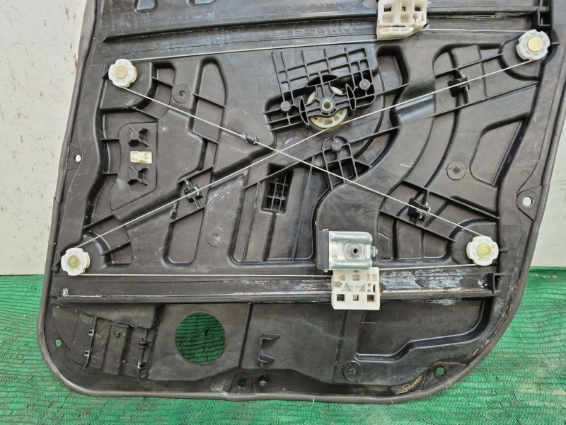 Recambio de elevalunas delantero derecho para kia carens iv 1.7 crdi referencia OEM IAM 82480A4000 82480A4000 82480A4000