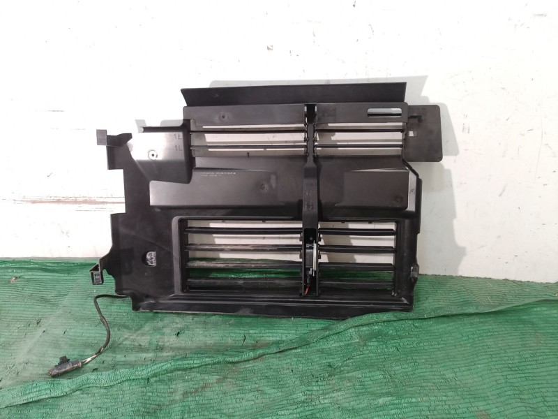 Recambio de rejilla delantera para ford focus iii sedán 1.0 ecoboost referencia OEM IAM F1EB8475 F1EB8475 F1EB8475