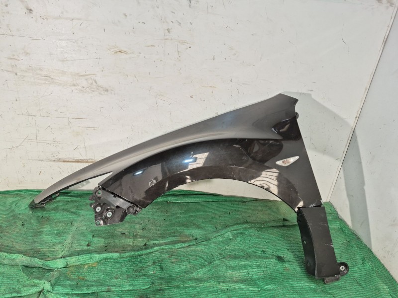 Recambio de aleta delantera izquierda para mazda 6 sedán (gh) 2.0 mzr (ghefp) referencia OEM IAM   