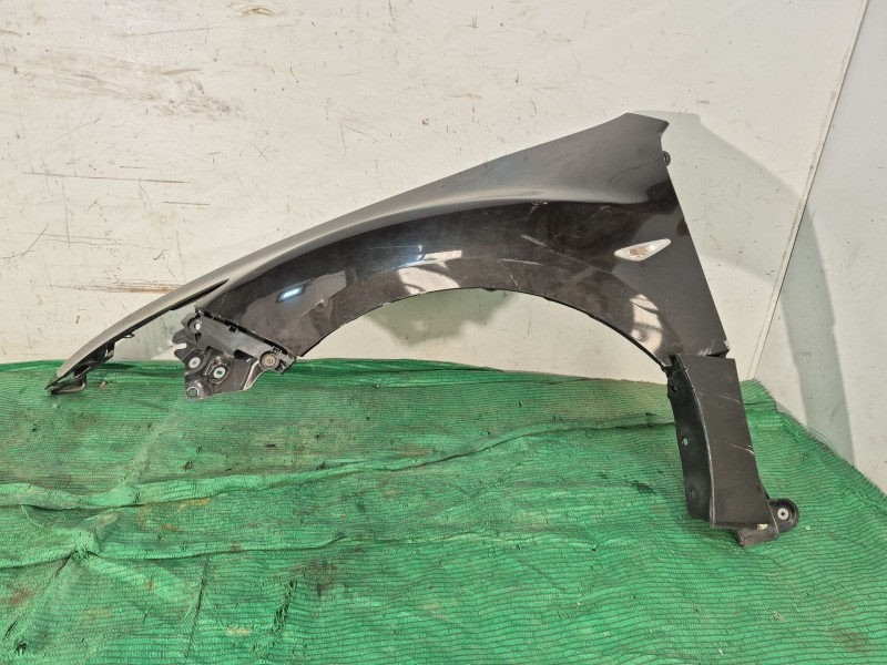 Recambio de aleta delantera izquierda para mazda 6 sedán (gh) 2.0 mzr (ghefp) referencia OEM IAM   