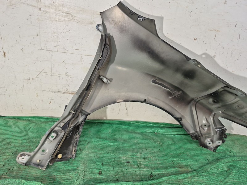 Recambio de aleta delantera izquierda para mazda 6 sedán (gh) 2.0 mzr (ghefp) referencia OEM IAM   