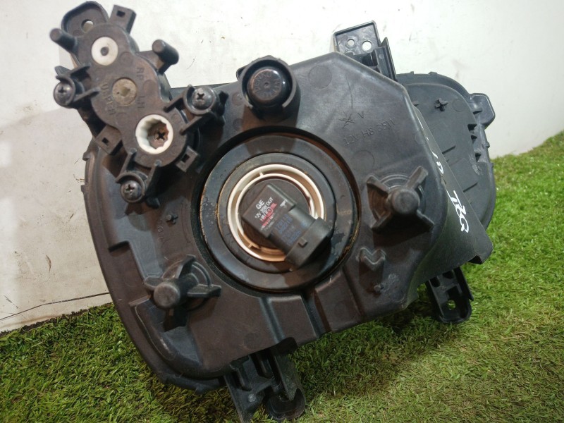 Recambio de faro antiniebla izquierdo para kia carens iv 1.7 crdi referencia OEM IAM   