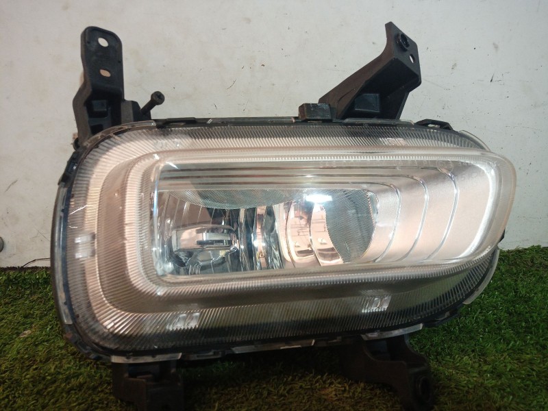 Recambio de faro antiniebla derecho para kia carens iv 1.7 crdi referencia OEM IAM   