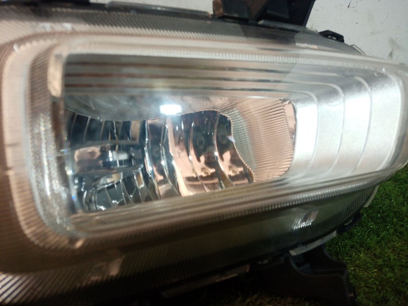 Recambio de faro antiniebla derecho para kia carens iv 1.7 crdi referencia OEM IAM   