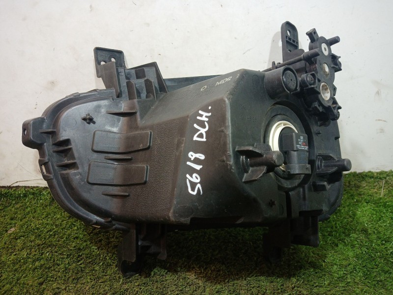 Recambio de faro antiniebla derecho para kia carens iv 1.7 crdi referencia OEM IAM   