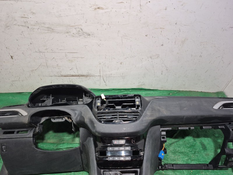 Recambio de salpicadero para peugeot 2008 i (cu_) 1.6 hdi referencia OEM IAM   