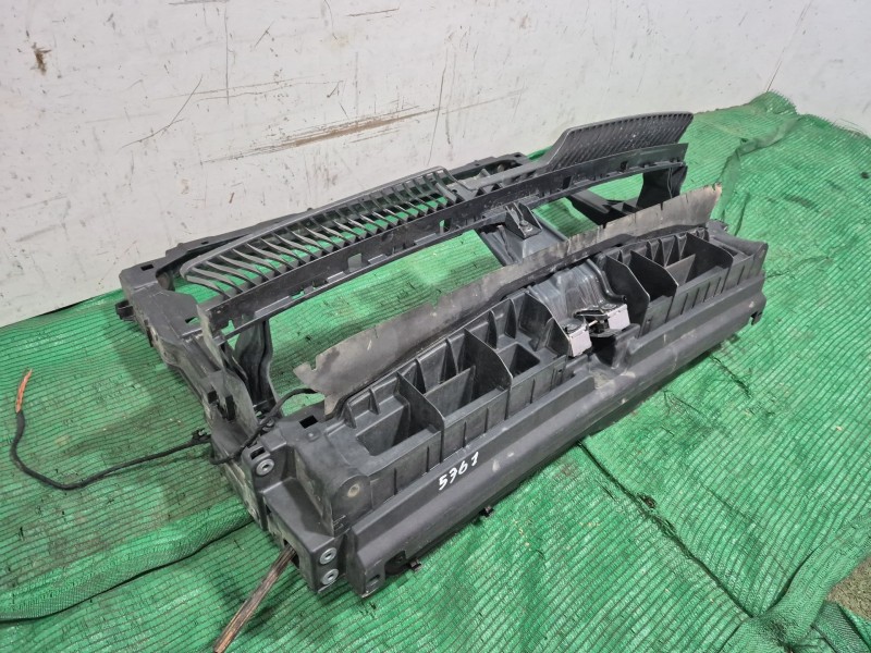 Recambio de panel frontal para volkswagen tiguan (ad1, ax1) 1.5 tsi referencia OEM IAM 5NA805 5NA805 5NA805