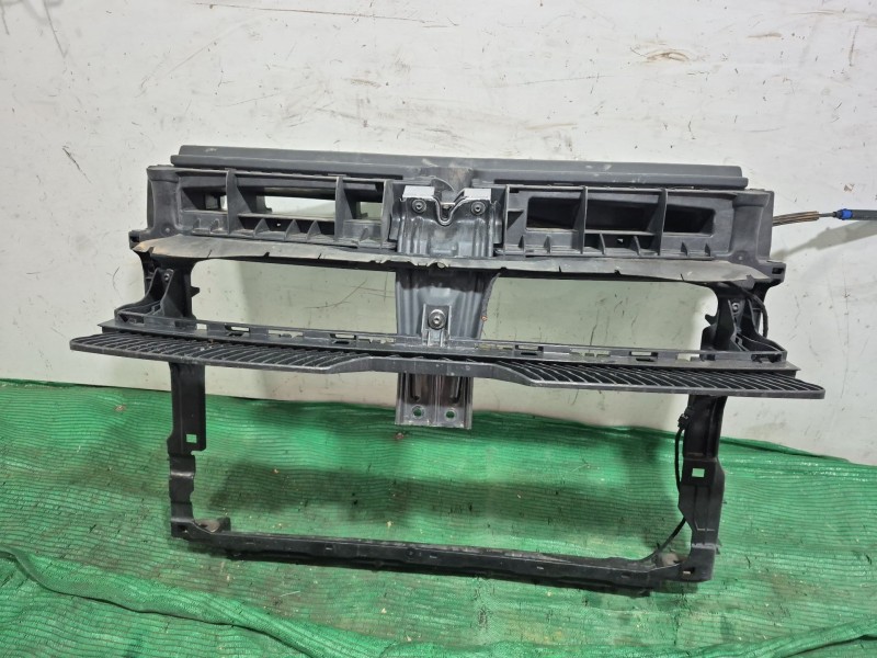 Recambio de panel frontal para volkswagen tiguan (ad1, ax1) 1.5 tsi referencia OEM IAM 5NA805 5NA805 5NA805