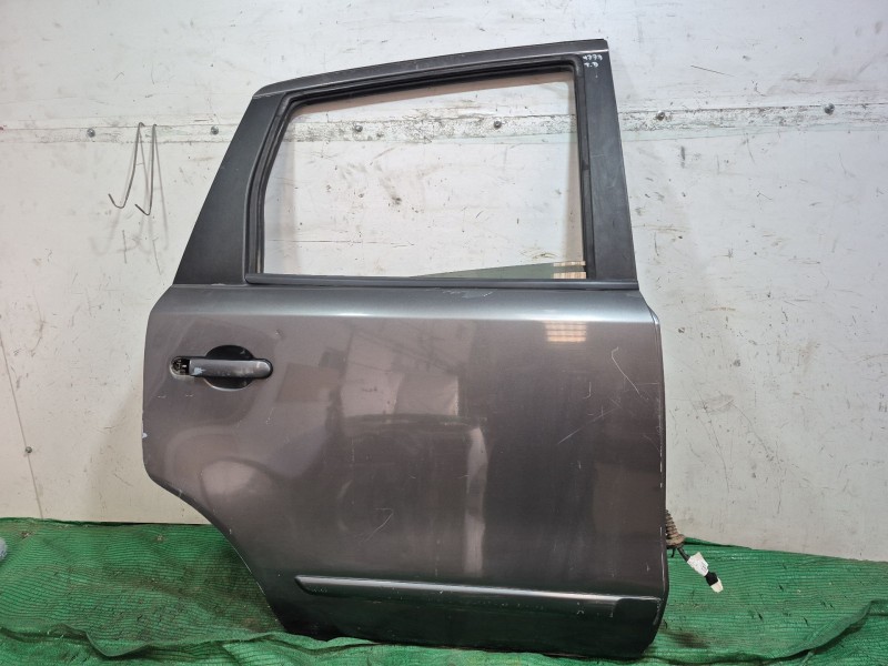 Recambio de puerta trasera derecha para nissan note (e11e) acenta referencia OEM IAM   