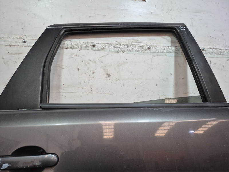 Recambio de puerta trasera derecha para nissan note (e11e) acenta referencia OEM IAM   