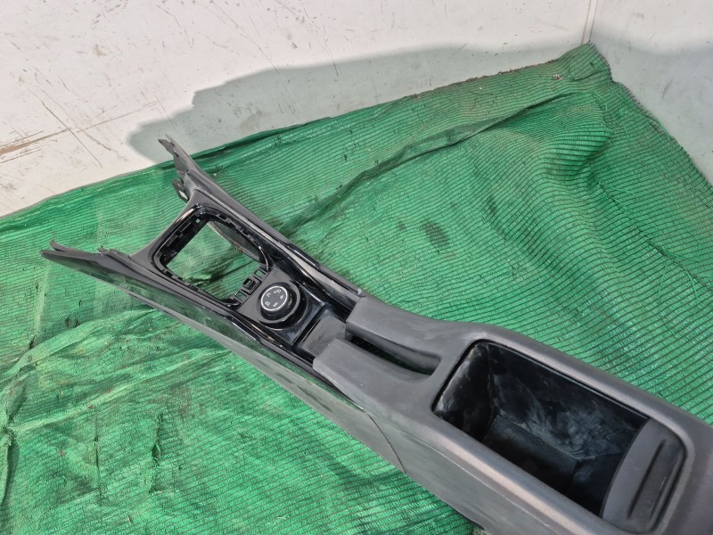 Recambio de consola central trasera para peugeot 2008 i (cu_) 1.6 hdi referencia OEM IAM   