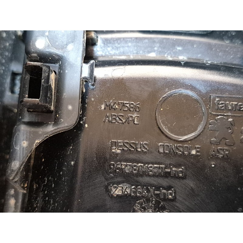 Recambio de consola central trasera para peugeot 2008 i (cu_) 1.6 hdi referencia OEM IAM   