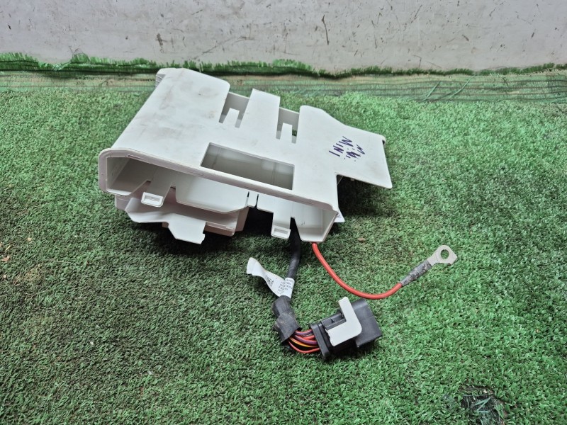 Recambio de caja reles / fusibles para mini mini (f55) cooper d referencia OEM IAM   