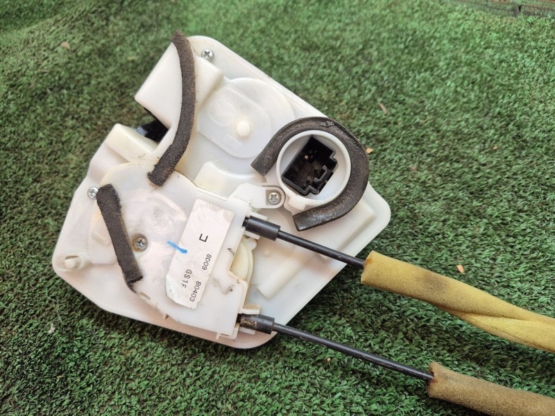 Recambio de cerradura puerta trasera izquierda para mazda 6 sedán (gh) 2.0 mzr (ghefp) referencia OEM IAM   