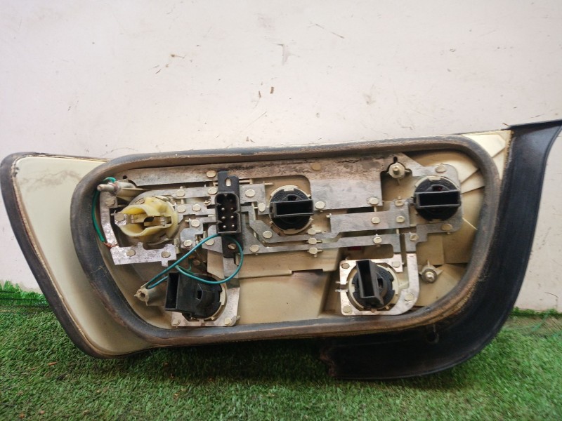 Recambio de piloto trasero izquierdo para bmw 3 coupé (e36) 318 is referencia OEM IAM 29540102 29540102 29540102