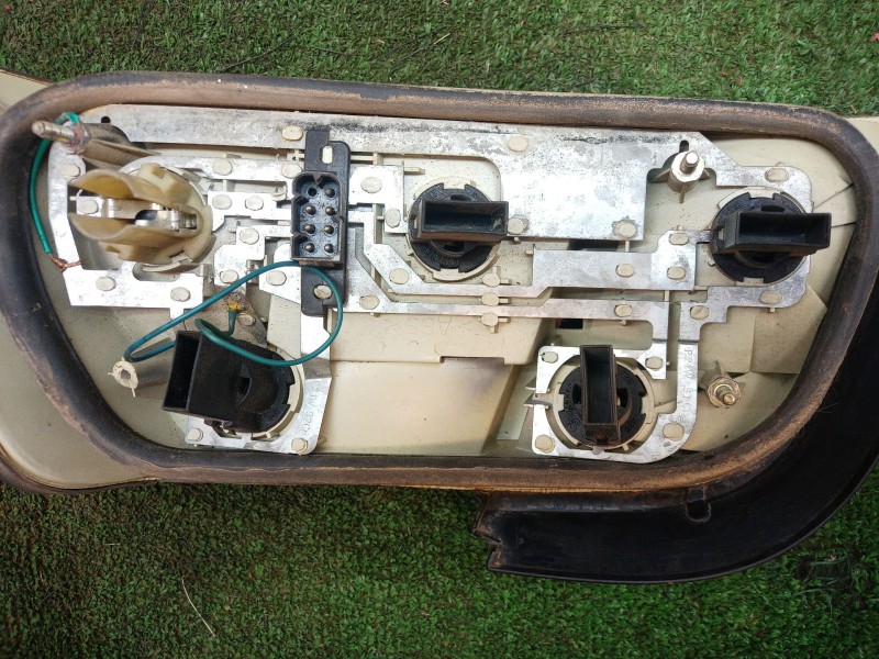 Recambio de piloto trasero izquierdo para bmw 3 coupé (e36) 318 is referencia OEM IAM 29540102 29540102 29540102