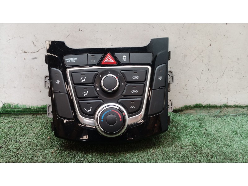 Recambio de mando calefaccion / aire acondicionado para hyundai i30 (gd) 1.4 referencia OEM IAM   