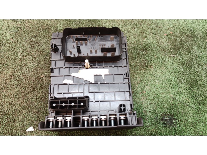 Recambio de caja reles / fusibles para audi q3 (8ub, 8ug) 2.0 tdi referencia OEM IAM   