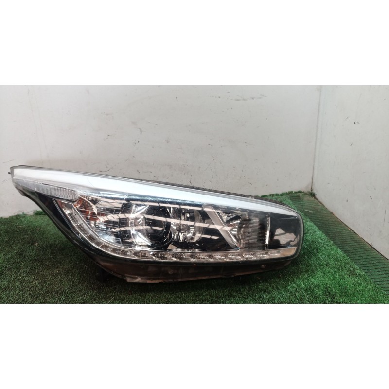 Recambio de faro derecho para kia cee´d (jd) 1.4 crdi 90 referencia OEM IAM   