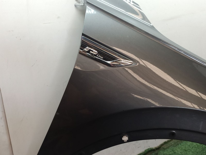 Recambio de aleta delantera derecha para volkswagen tiguan (ad1, ax1) 1.5 tsi referencia OEM IAM   