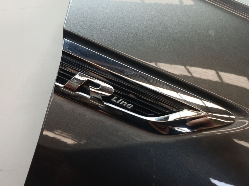 Recambio de aleta delantera derecha para volkswagen tiguan (ad1, ax1) 1.5 tsi referencia OEM IAM   