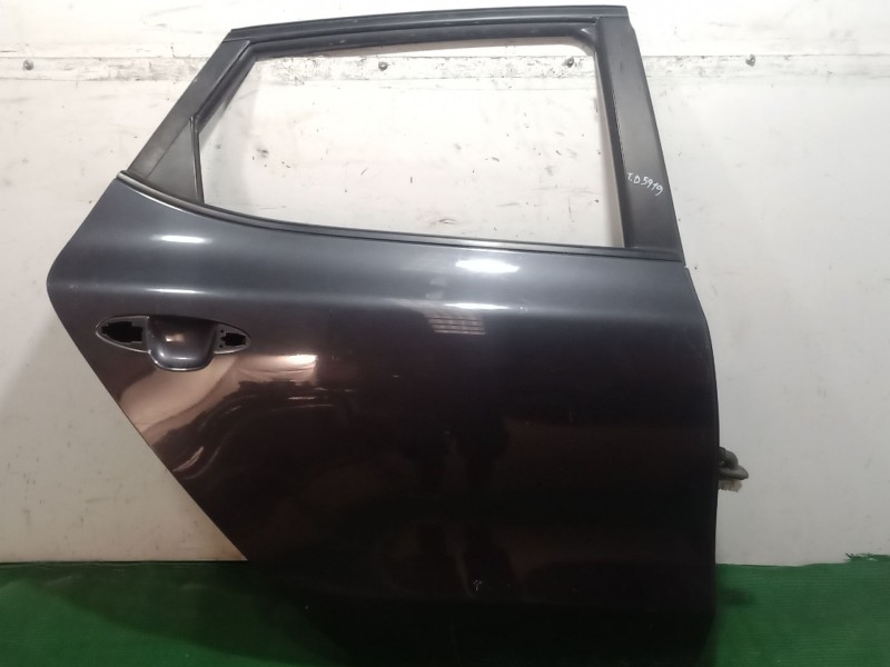 Recambio de puerta trasera derecha para kia cee´d (jd) 1.4 crdi 90 referencia OEM IAM   