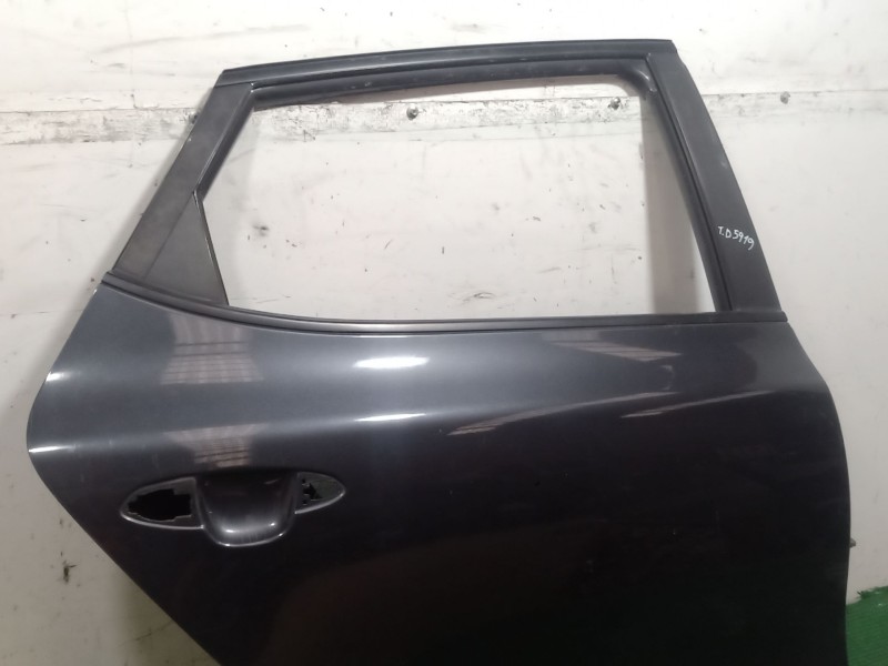 Recambio de puerta trasera derecha para kia cee´d (jd) 1.4 crdi 90 referencia OEM IAM   