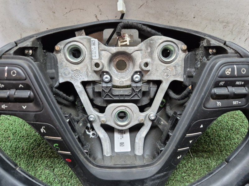 Recambio de volante para kia cee´d (jd) 1.4 crdi 90 referencia OEM IAM   