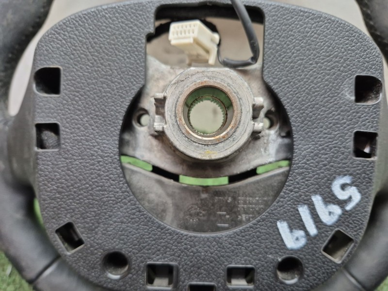 Recambio de volante para kia cee´d (jd) 1.4 crdi 90 referencia OEM IAM   