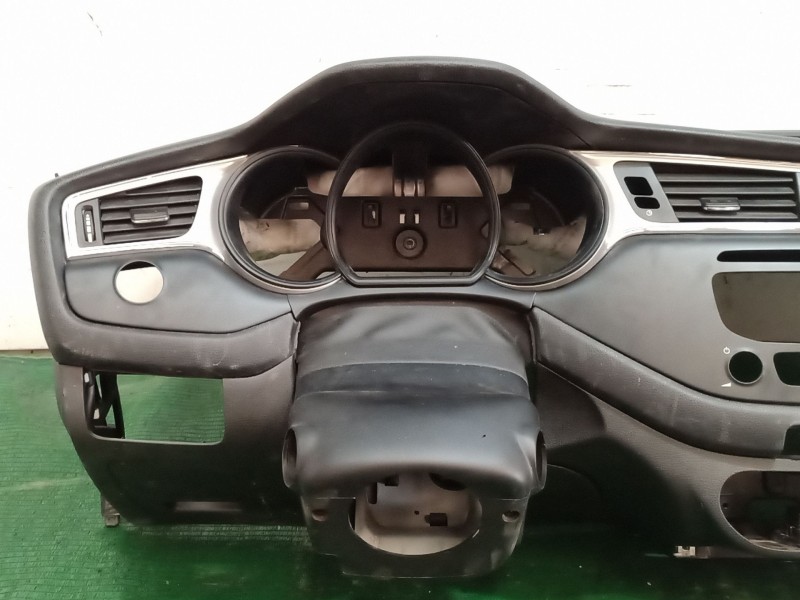 Recambio de salpicadero para kia cee´d (jd) 1.4 crdi 90 referencia OEM IAM   