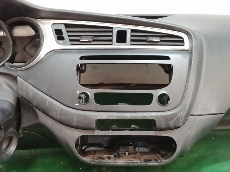 Recambio de salpicadero para kia cee´d (jd) 1.4 crdi 90 referencia OEM IAM   