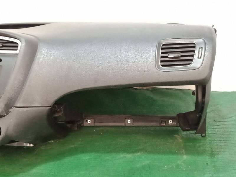 Recambio de salpicadero para kia cee´d (jd) 1.4 crdi 90 referencia OEM IAM   