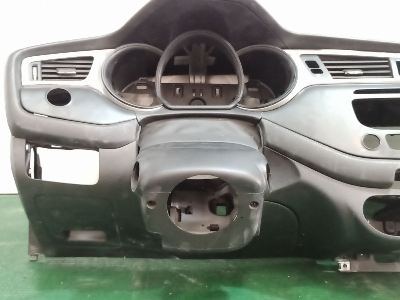 Recambio de salpicadero para kia cee´d (jd) 1.4 crdi 90 referencia OEM IAM   