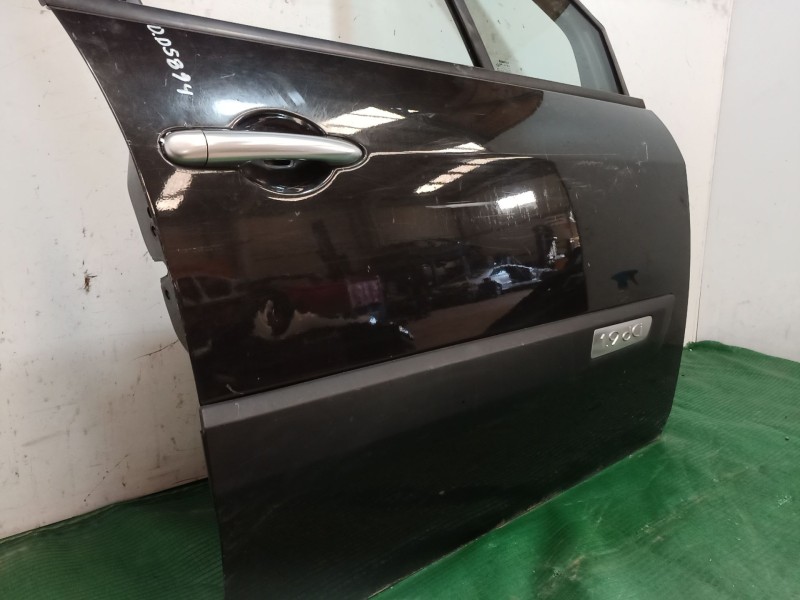 Recambio de puerta delantera derecha para renault grand scénic ii (jm0/1_) 1.9 dci (jm14) referencia OEM IAM   