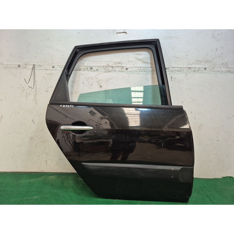 Recambio de puerta trasera derecha para renault grand scénic ii (jm0/1_) 1.9 dci (jm14) referencia OEM IAM   