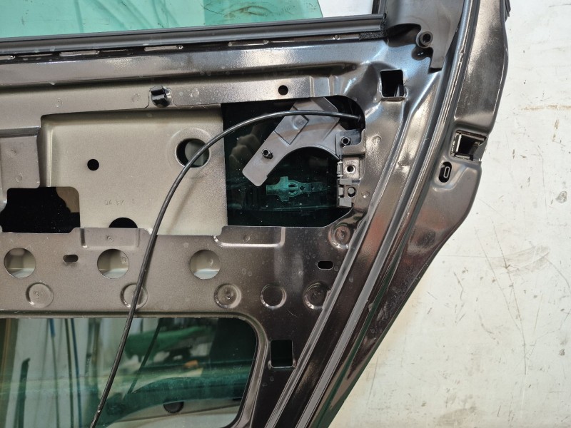 Recambio de puerta trasera derecha para renault grand scénic ii (jm0/1_) 1.9 dci (jm14) referencia OEM IAM   