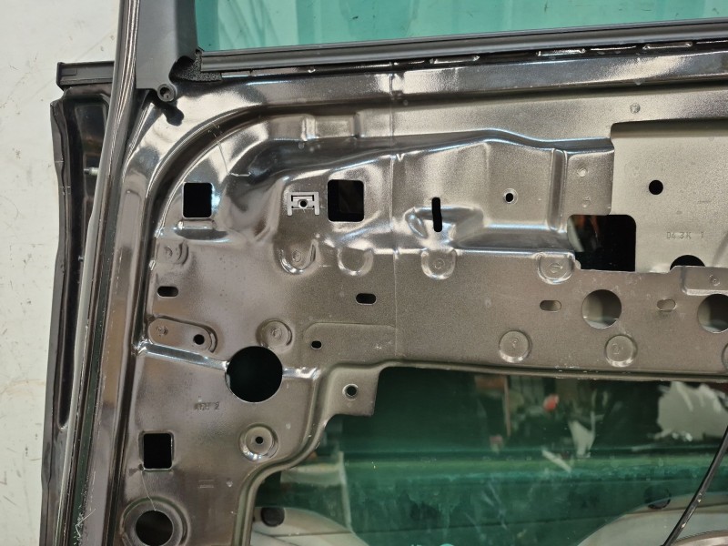 Recambio de puerta trasera derecha para renault grand scénic ii (jm0/1_) 1.9 dci (jm14) referencia OEM IAM   