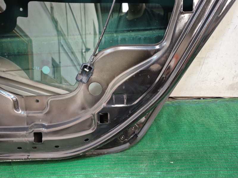 Recambio de puerta trasera derecha para renault grand scénic ii (jm0/1_) 1.9 dci (jm14) referencia OEM IAM   