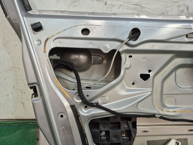 Recambio de puerta delantera izquierda para peugeot 307 (3a/c) 1.4 referencia OEM IAM    Recambio de puerta delantera izquierda para peugeot 307 (3a/c) 1.4 referencia OEM IAM
