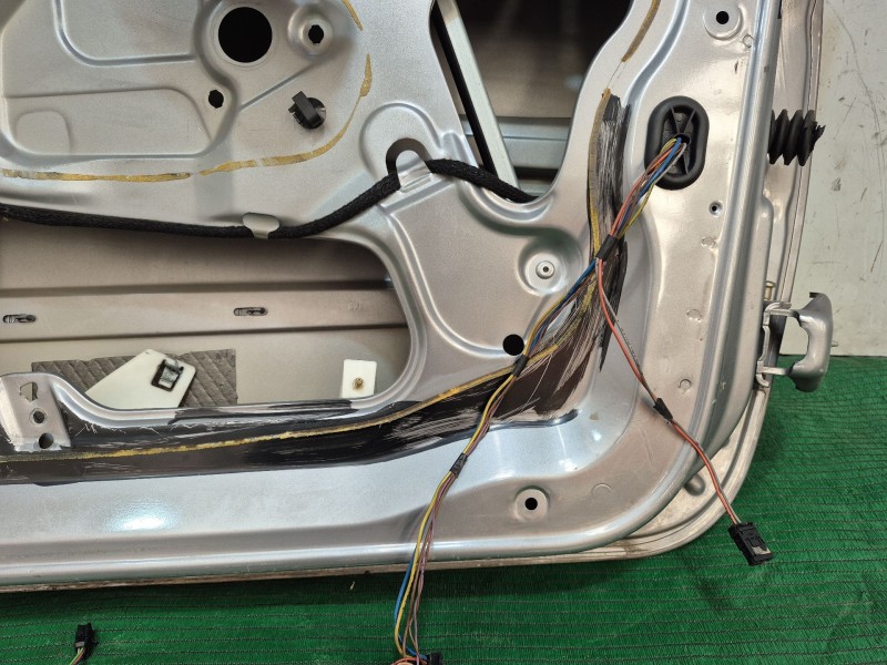 Recambio de puerta delantera izquierda para peugeot 307 (3a/c) 1.4 referencia OEM IAM    Recambio de puerta delantera izquierda para peugeot 307 (3a/c) 1.4 referencia OEM IAM