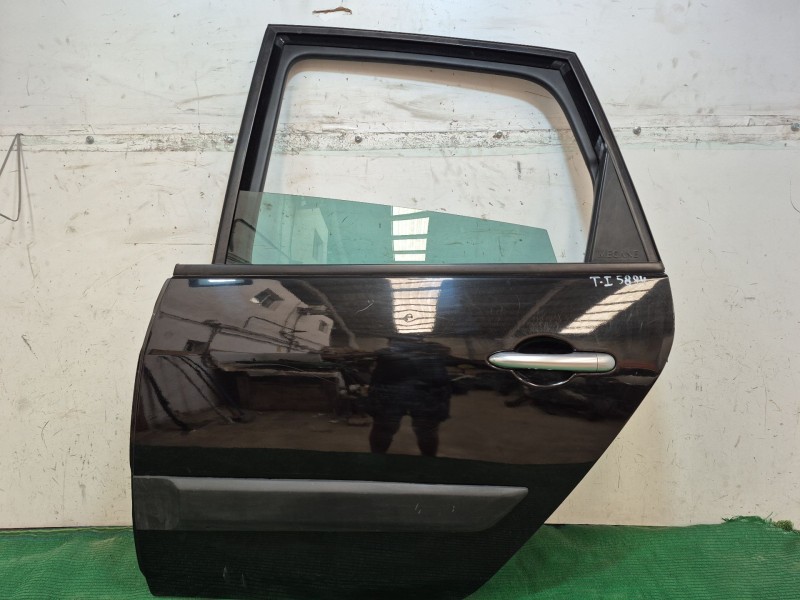 Recambio de puerta trasera izquierda para renault grand scénic ii (jm0/1_) 1.9 dci (jm14) referencia OEM IAM   