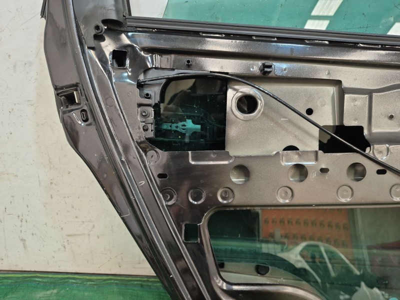 Recambio de puerta trasera izquierda para renault grand scénic ii (jm0/1_) 1.9 dci (jm14) referencia OEM IAM   