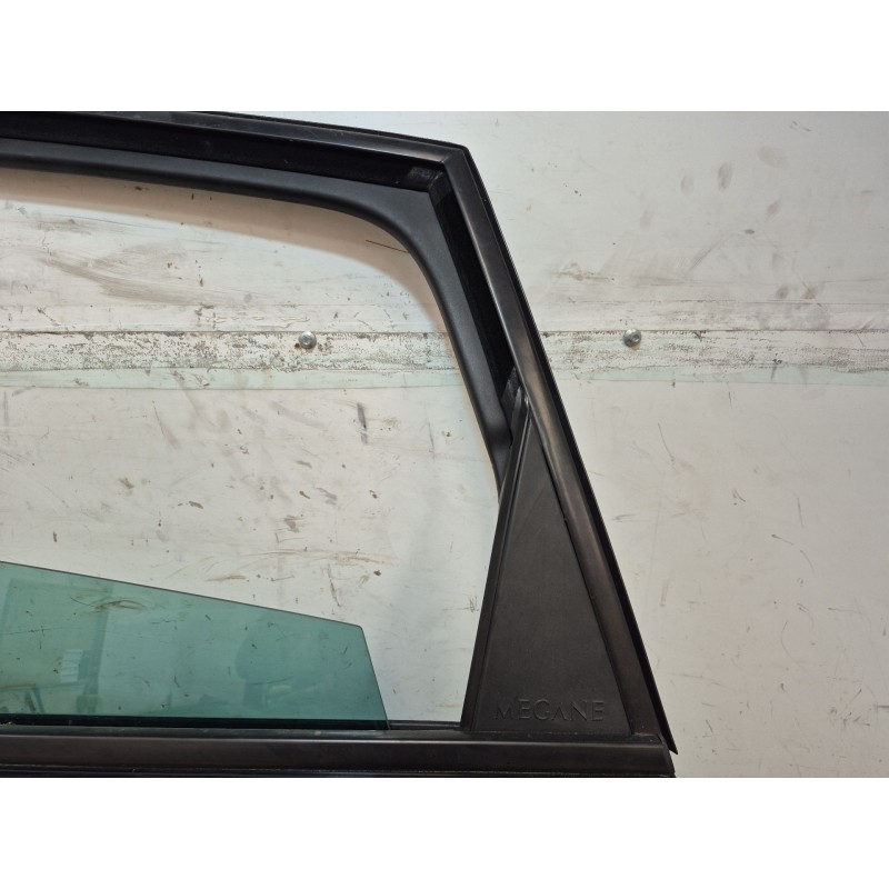 Recambio de puerta trasera izquierda para renault grand scénic ii (jm0/1_) 1.9 dci (jm14) referencia OEM IAM   