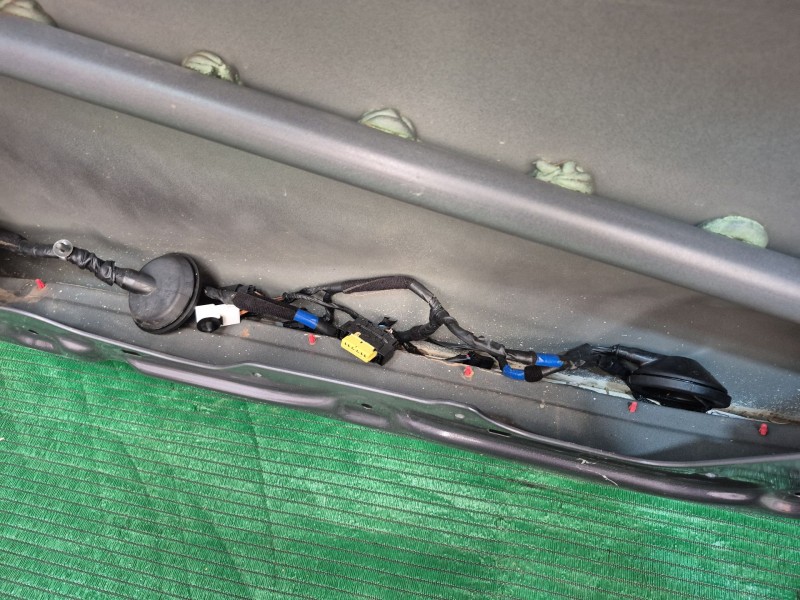 Recambio de puerta delantera derecha para kia cee´d (jd) 1.4 crdi 90 referencia OEM IAM   