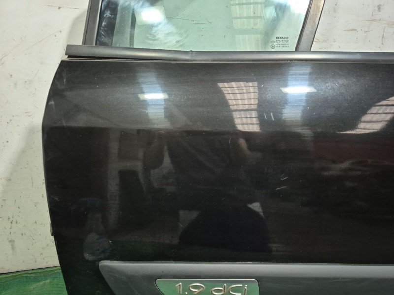 Recambio de puerta delantera izquierda para renault grand scénic ii (jm0/1_) 1.9 dci (jm14) referencia OEM IAM   