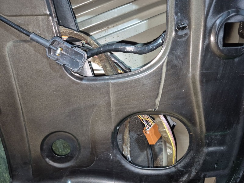 Recambio de puerta delantera izquierda para renault grand scénic ii (jm0/1_) 1.9 dci (jm14) referencia OEM IAM   