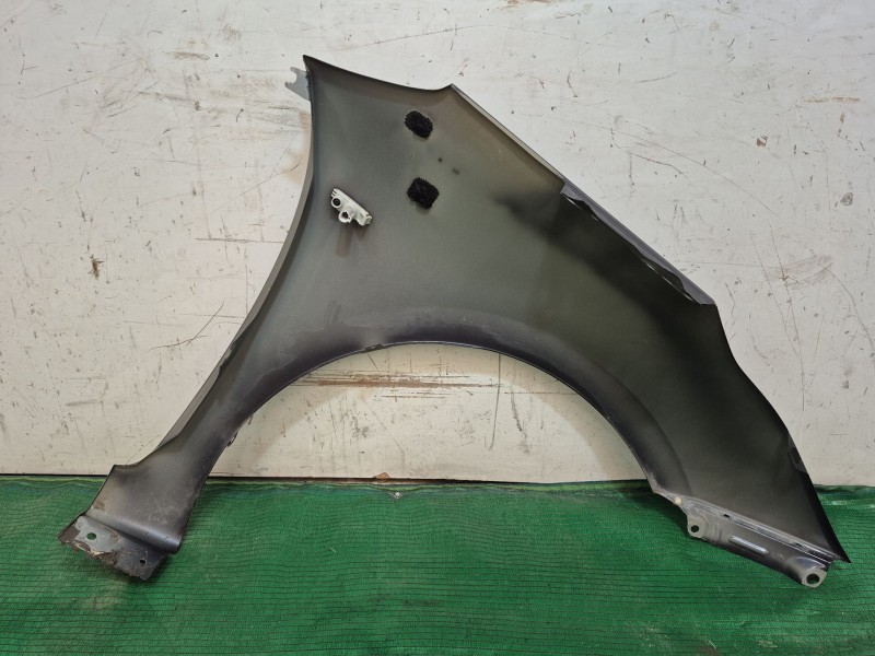 Recambio de aleta delantera izquierda para kia cee´d (jd) 1.4 crdi 90 referencia OEM IAM   