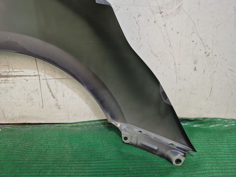 Recambio de aleta delantera izquierda para kia cee´d (jd) 1.4 crdi 90 referencia OEM IAM   