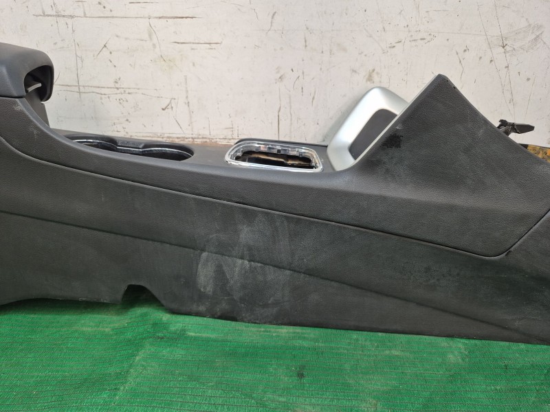 Recambio de consola central trasera para kia cee´d (jd) 1.4 crdi 90 referencia OEM IAM   